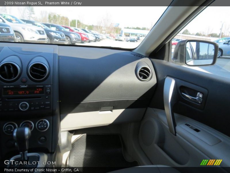 Phantom White / Gray 2009 Nissan Rogue SL