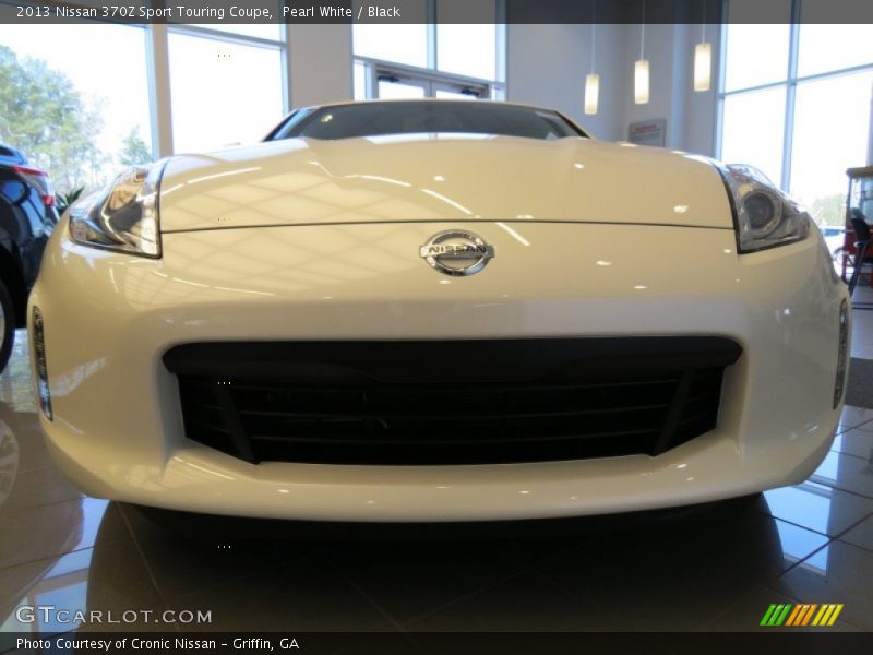 Pearl White / Black 2013 Nissan 370Z Sport Touring Coupe