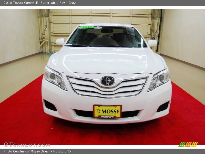 Super White / Ash Gray 2010 Toyota Camry LE