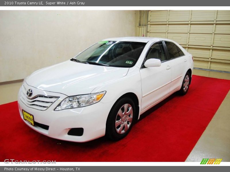 Super White / Ash Gray 2010 Toyota Camry LE