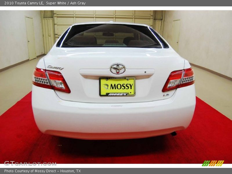 Super White / Ash Gray 2010 Toyota Camry LE