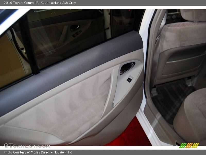 Super White / Ash Gray 2010 Toyota Camry LE