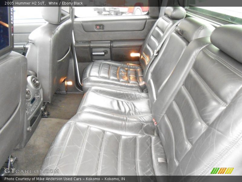 White / Ebony Black 2005 Hummer H2 SUT