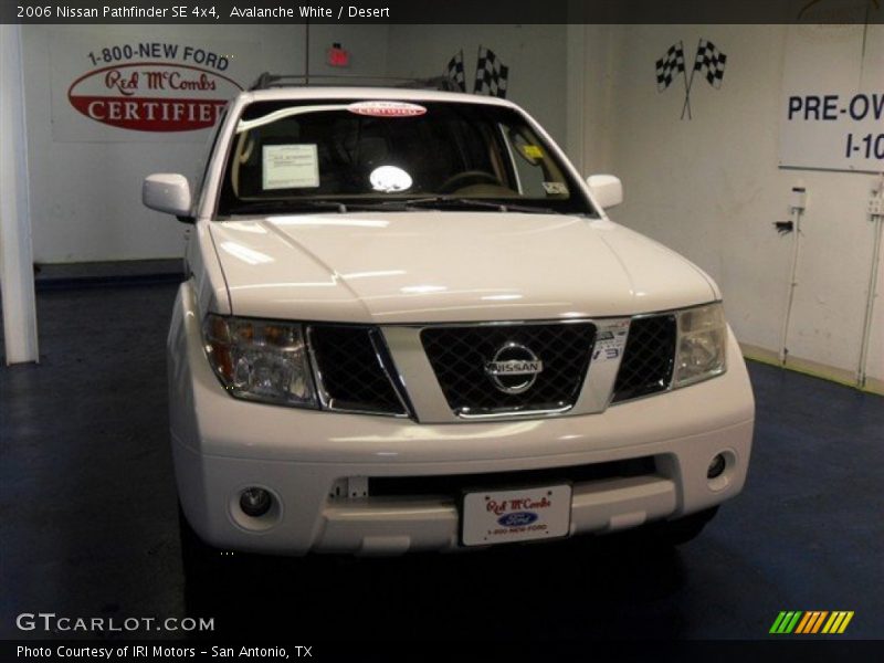 Avalanche White / Desert 2006 Nissan Pathfinder SE 4x4
