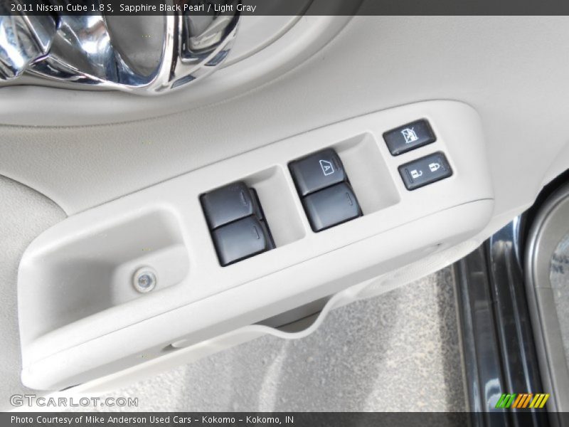 Sapphire Black Pearl / Light Gray 2011 Nissan Cube 1.8 S