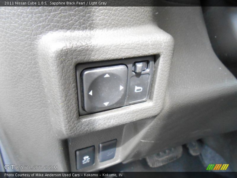 Sapphire Black Pearl / Light Gray 2011 Nissan Cube 1.8 S