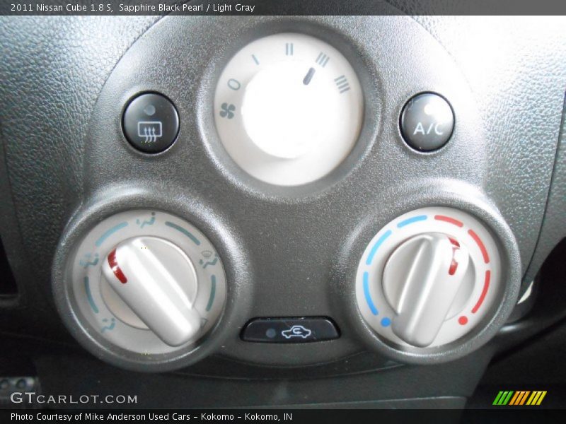 Sapphire Black Pearl / Light Gray 2011 Nissan Cube 1.8 S