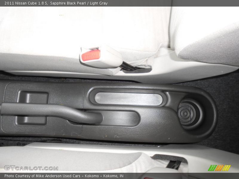 Sapphire Black Pearl / Light Gray 2011 Nissan Cube 1.8 S