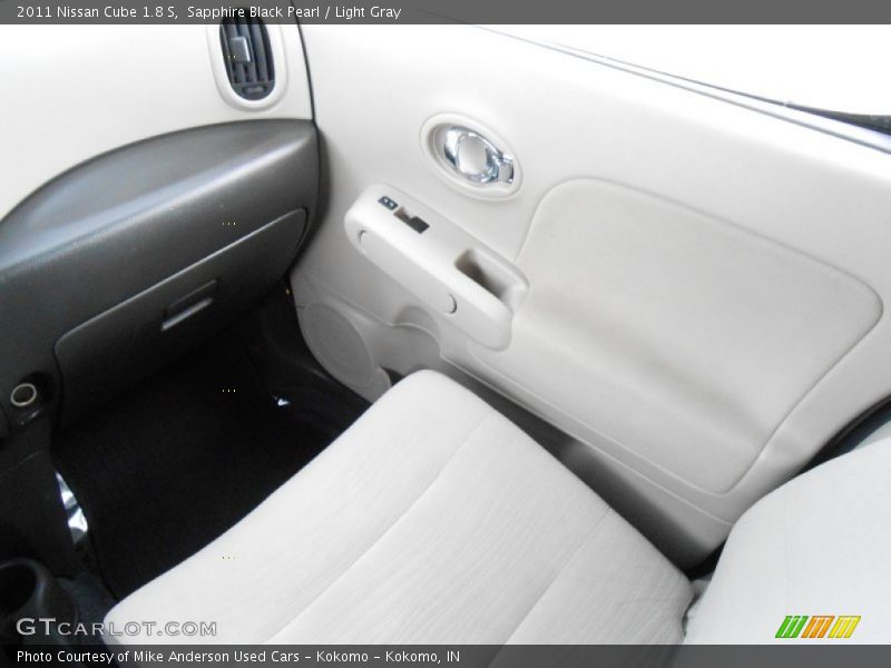 Sapphire Black Pearl / Light Gray 2011 Nissan Cube 1.8 S