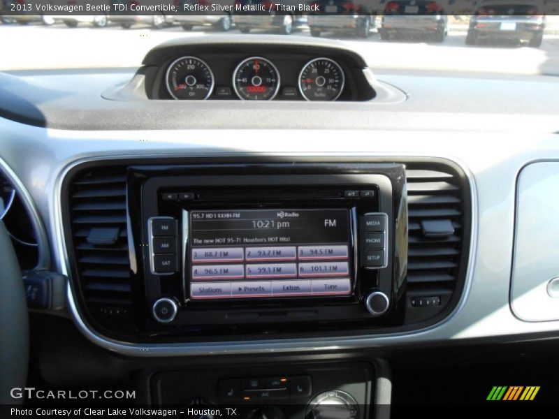 Controls of 2013 Beetle TDI Convertible