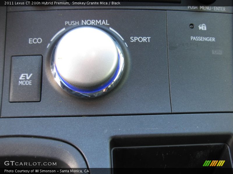 Controls of 2011 CT 200h Hybrid Premium