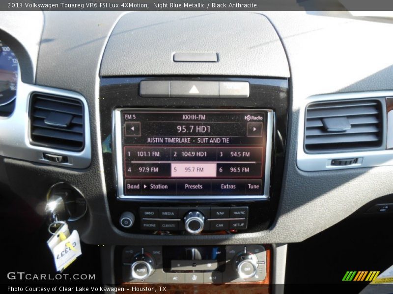 Night Blue Metallic / Black Anthracite 2013 Volkswagen Touareg VR6 FSI Lux 4XMotion