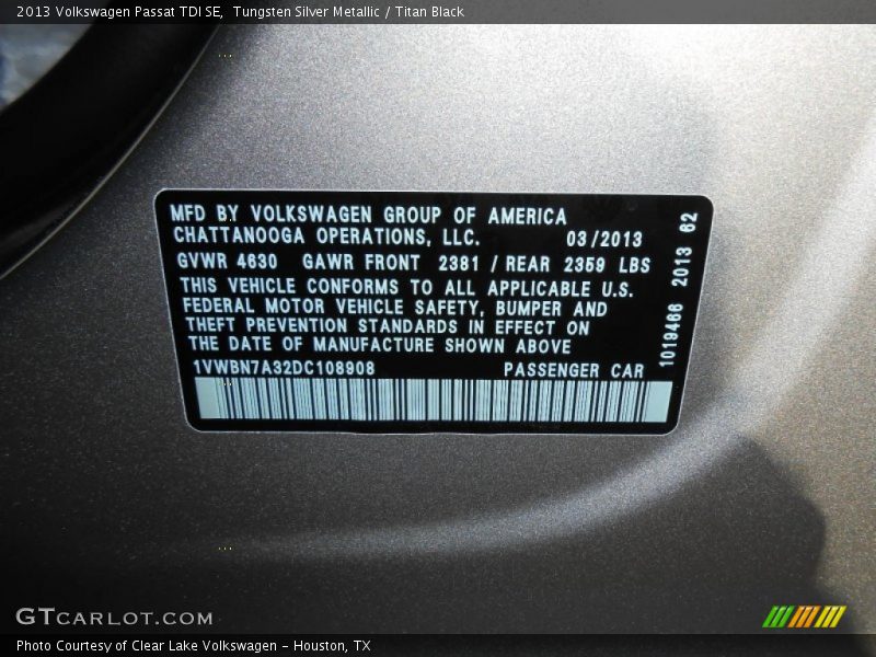 Tungsten Silver Metallic / Titan Black 2013 Volkswagen Passat TDI SE