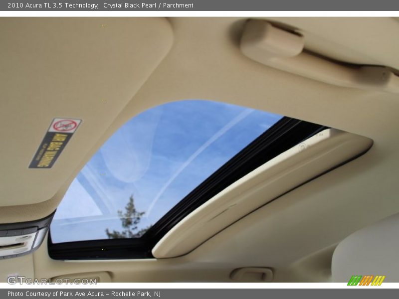 Sunroof of 2010 TL 3.5 Technology
