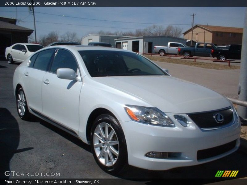 Front 3/4 View of 2006 GS 300