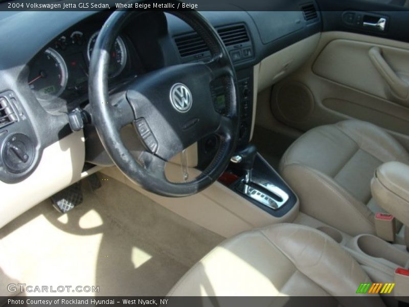 Wheat Beige Metallic / Beige 2004 Volkswagen Jetta GLS Sedan