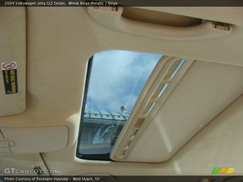 Wheat Beige Metallic / Beige 2004 Volkswagen Jetta GLS Sedan