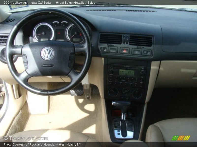 Wheat Beige Metallic / Beige 2004 Volkswagen Jetta GLS Sedan