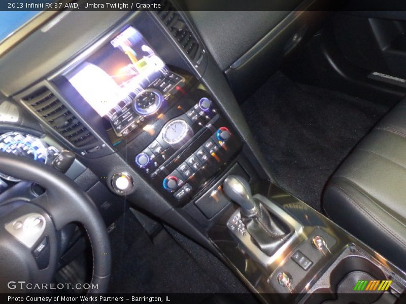 Controls of 2013 FX 37 AWD