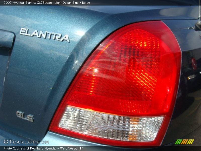 Light Ocean Blue / Beige 2002 Hyundai Elantra GLS Sedan