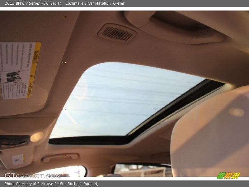 Sunroof of 2012 7 Series 750i Sedan