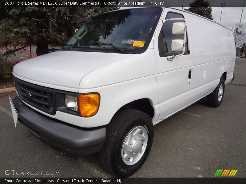Front 3/4 View of 2007 E Series Van E350 Super Duty Commercial