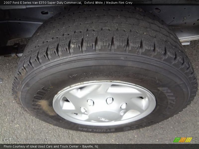 Oxford White / Medium Flint Grey 2007 Ford E Series Van E350 Super Duty Commercial