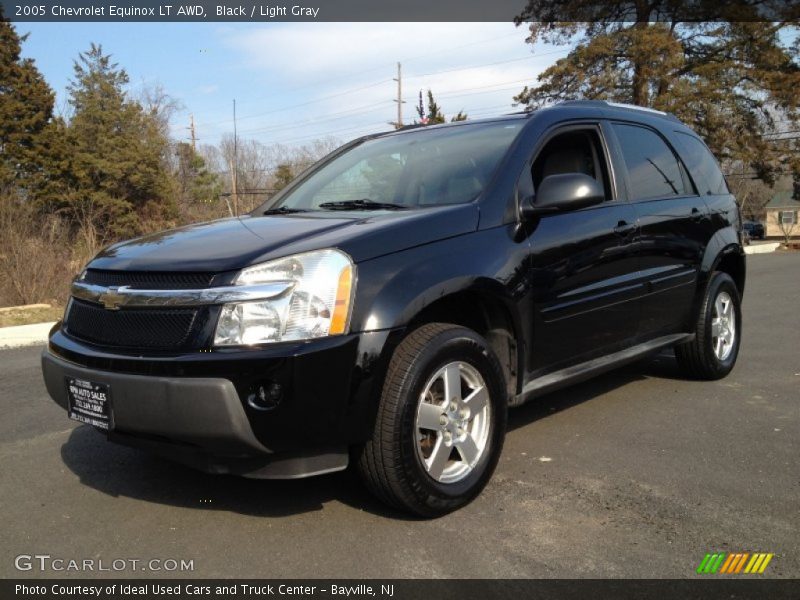 Front 3/4 View of 2005 Equinox LT AWD