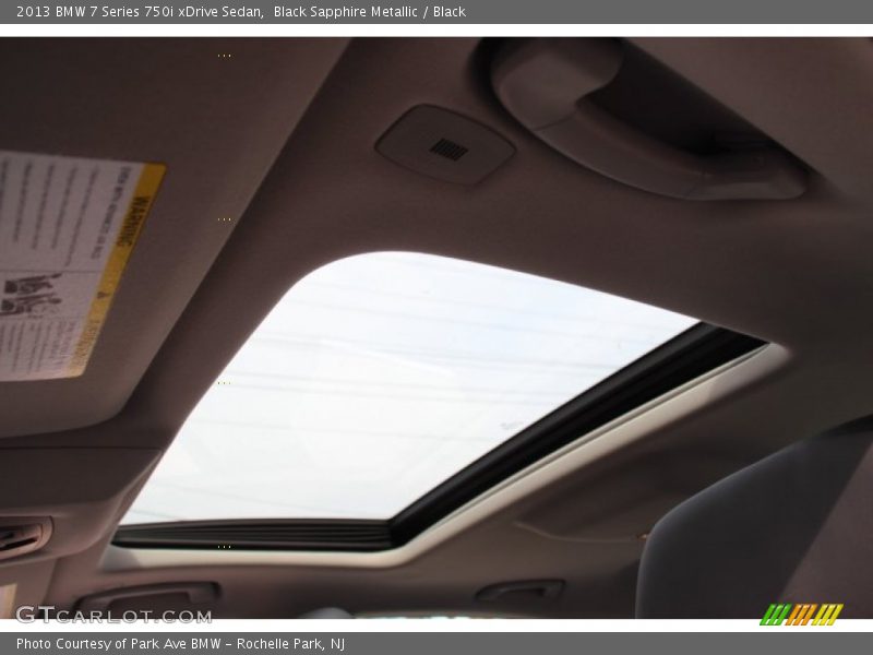 Sunroof of 2013 7 Series 750i xDrive Sedan