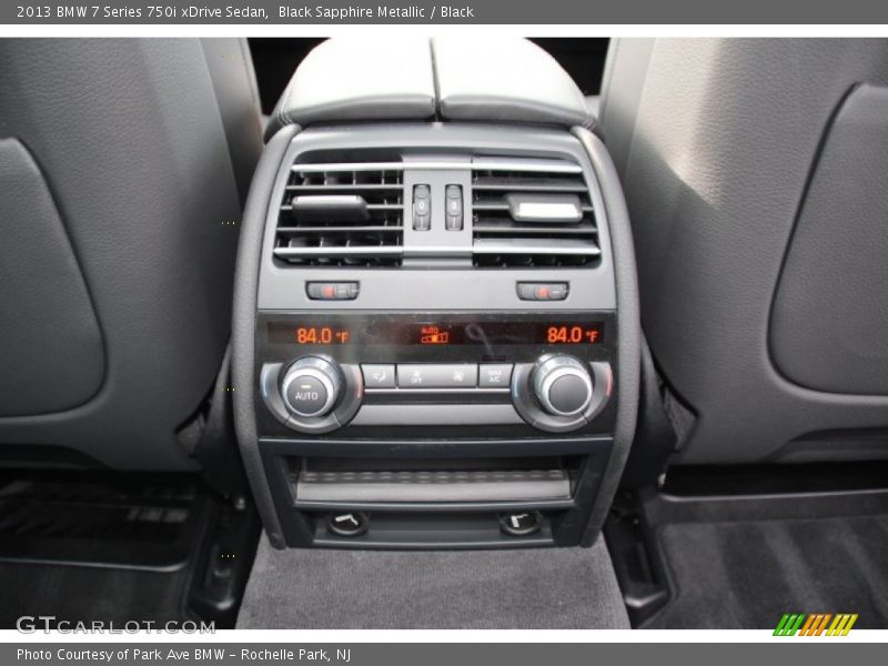 Controls of 2013 7 Series 750i xDrive Sedan