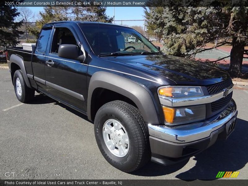 Front 3/4 View of 2005 Colorado LS Extended Cab 4x4