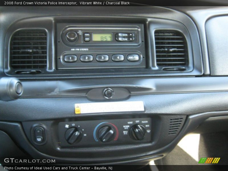 Controls of 2008 Crown Victoria Police Interceptor