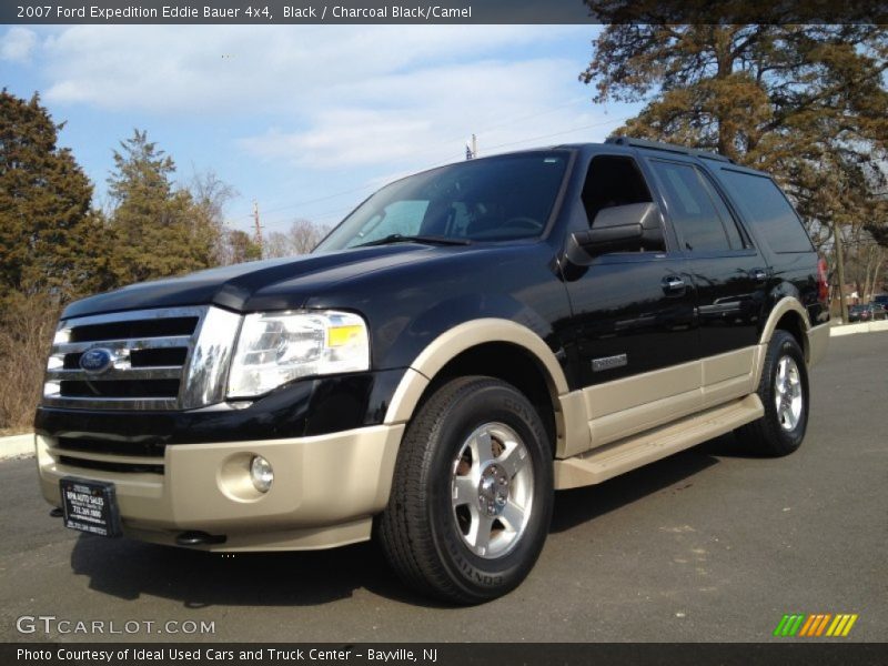 Front 3/4 View of 2007 Expedition Eddie Bauer 4x4