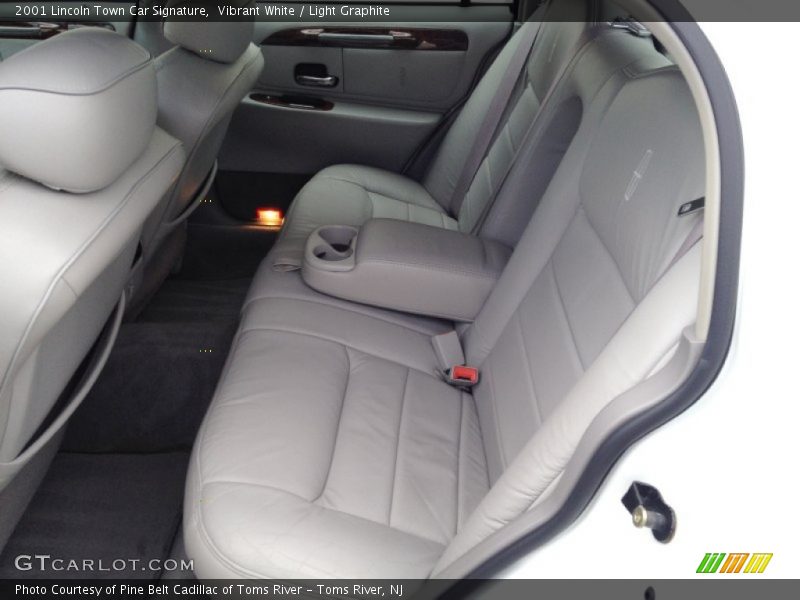 Vibrant White / Light Graphite 2001 Lincoln Town Car Signature