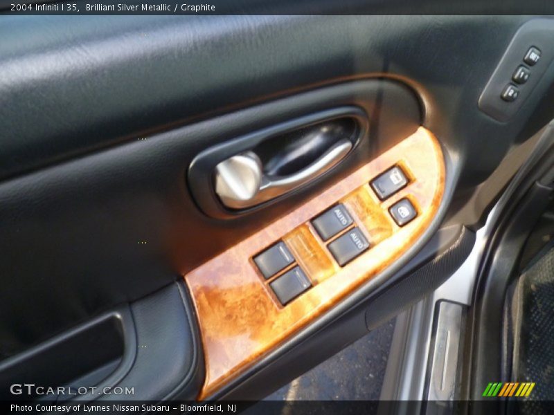 Brilliant Silver Metallic / Graphite 2004 Infiniti I 35