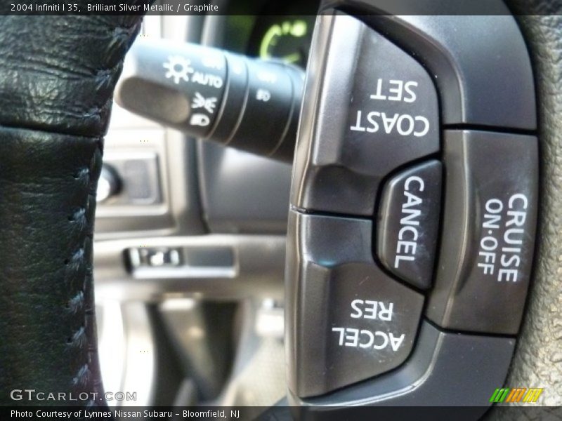 Brilliant Silver Metallic / Graphite 2004 Infiniti I 35