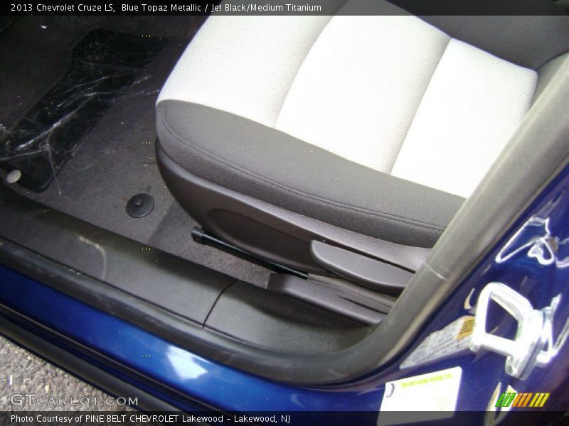 Blue Topaz Metallic / Jet Black/Medium Titanium 2013 Chevrolet Cruze LS