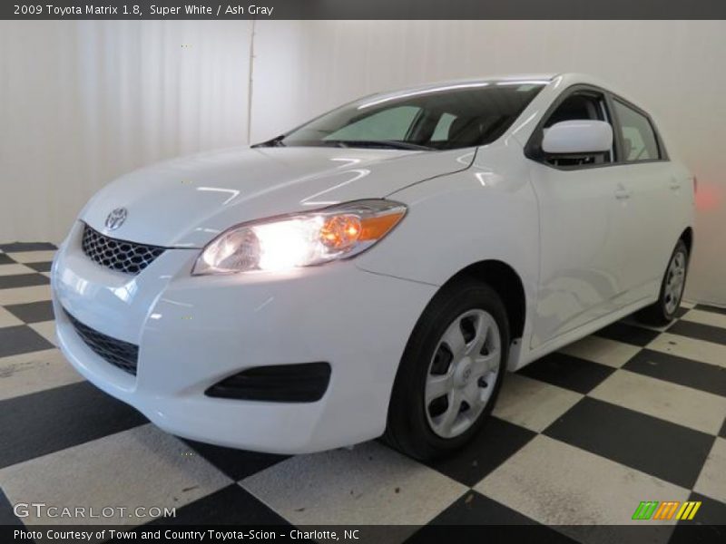 Super White / Ash Gray 2009 Toyota Matrix 1.8