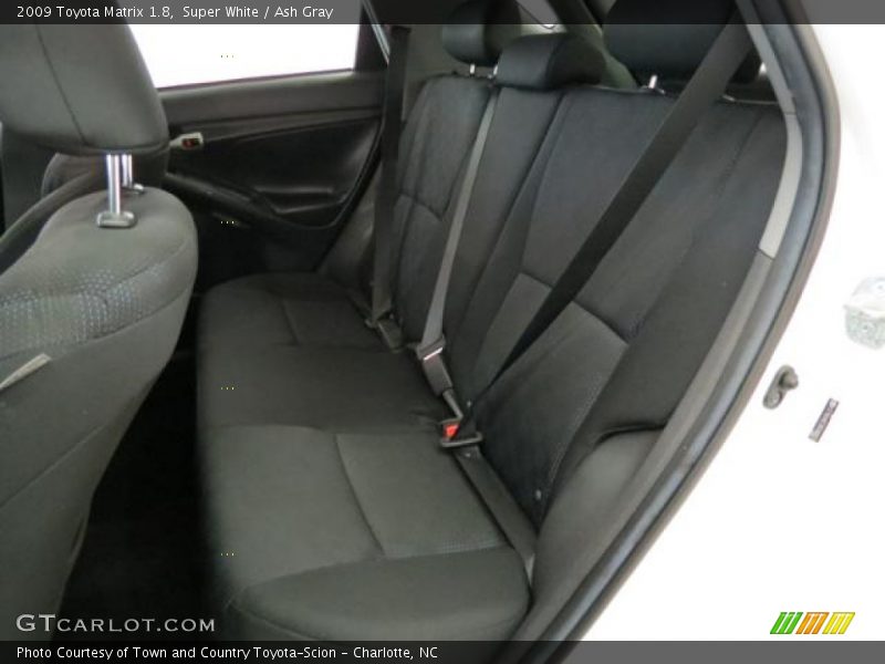 Super White / Ash Gray 2009 Toyota Matrix 1.8