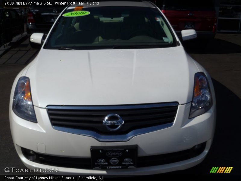 Winter Frost Pearl / Blond 2009 Nissan Altima 3.5 SE