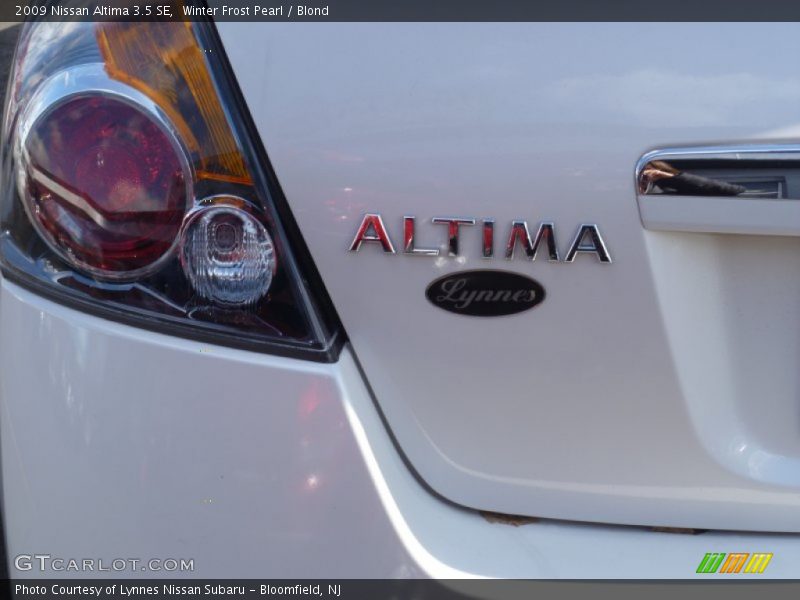 Winter Frost Pearl / Blond 2009 Nissan Altima 3.5 SE