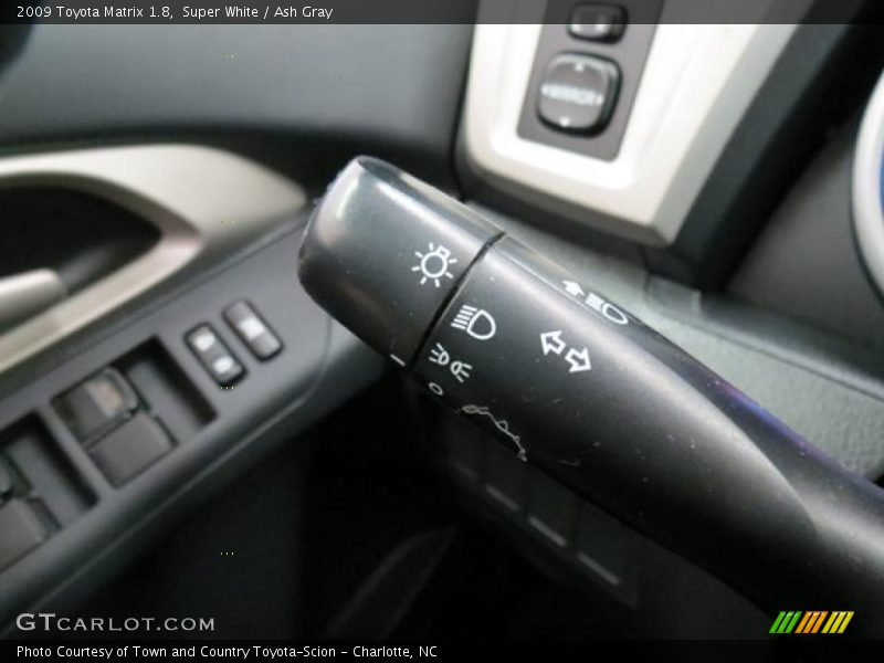 Super White / Ash Gray 2009 Toyota Matrix 1.8