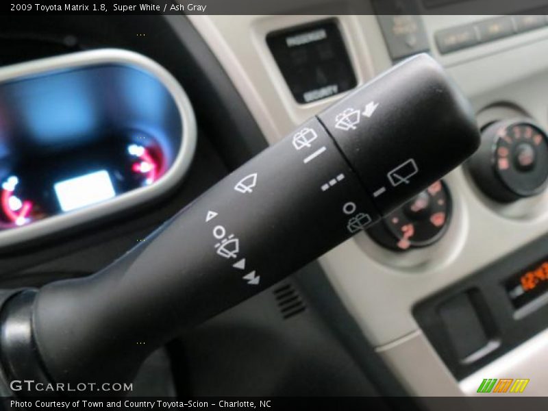 Super White / Ash Gray 2009 Toyota Matrix 1.8