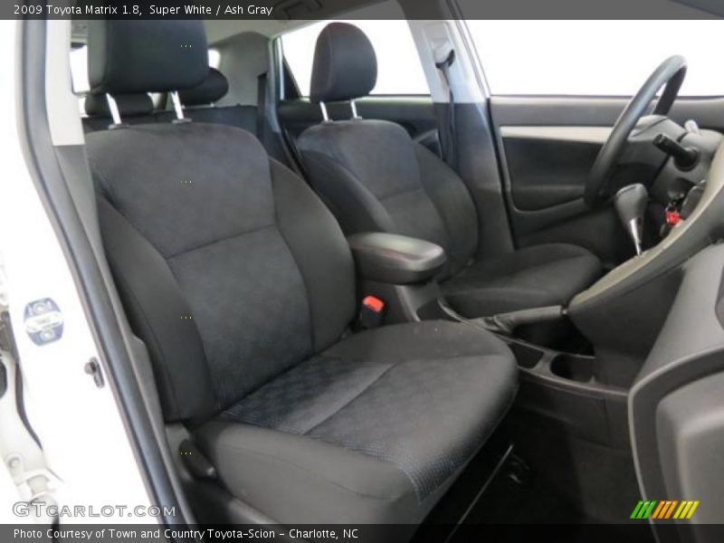 Super White / Ash Gray 2009 Toyota Matrix 1.8