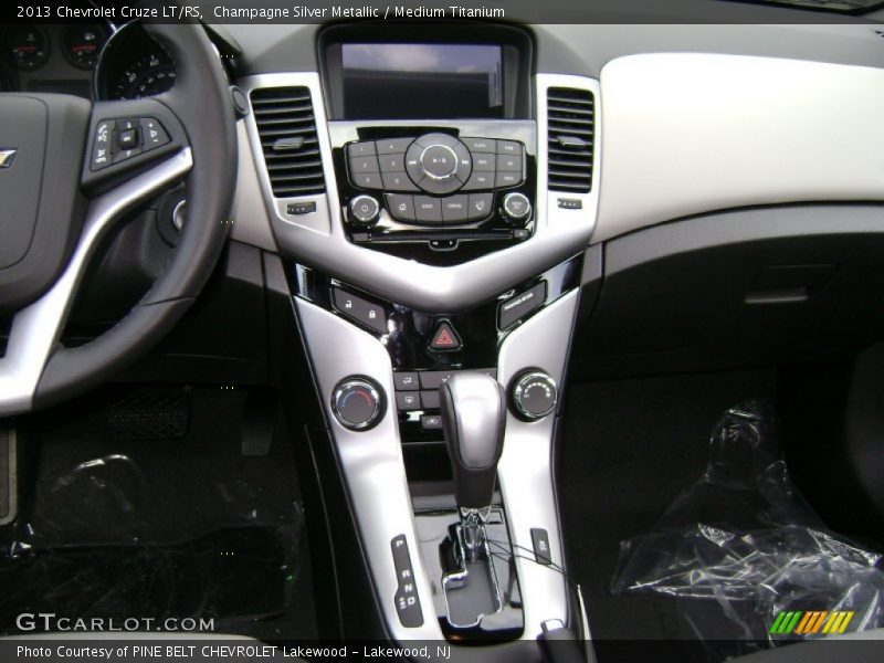 Champagne Silver Metallic / Medium Titanium 2013 Chevrolet Cruze LT/RS