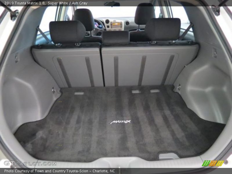 Super White / Ash Gray 2009 Toyota Matrix 1.8