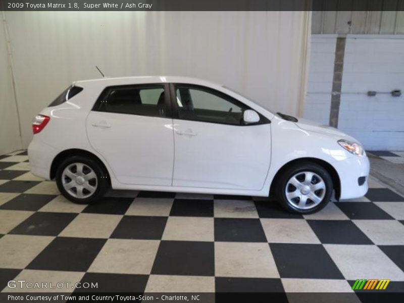 Super White / Ash Gray 2009 Toyota Matrix 1.8