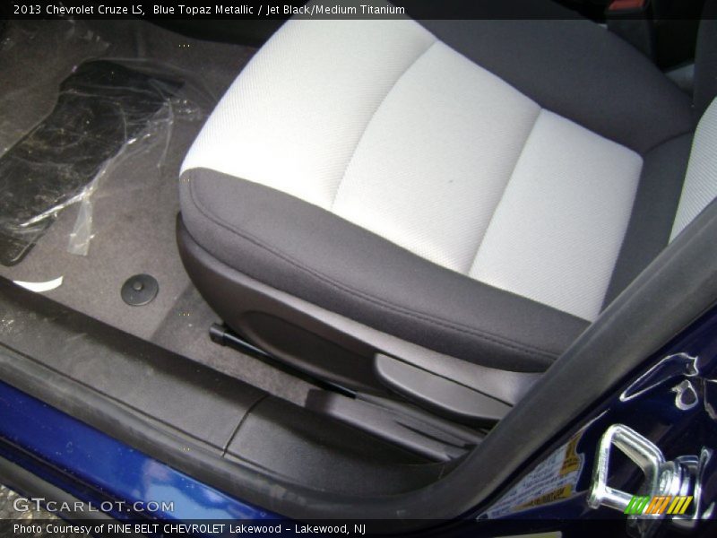 Blue Topaz Metallic / Jet Black/Medium Titanium 2013 Chevrolet Cruze LS