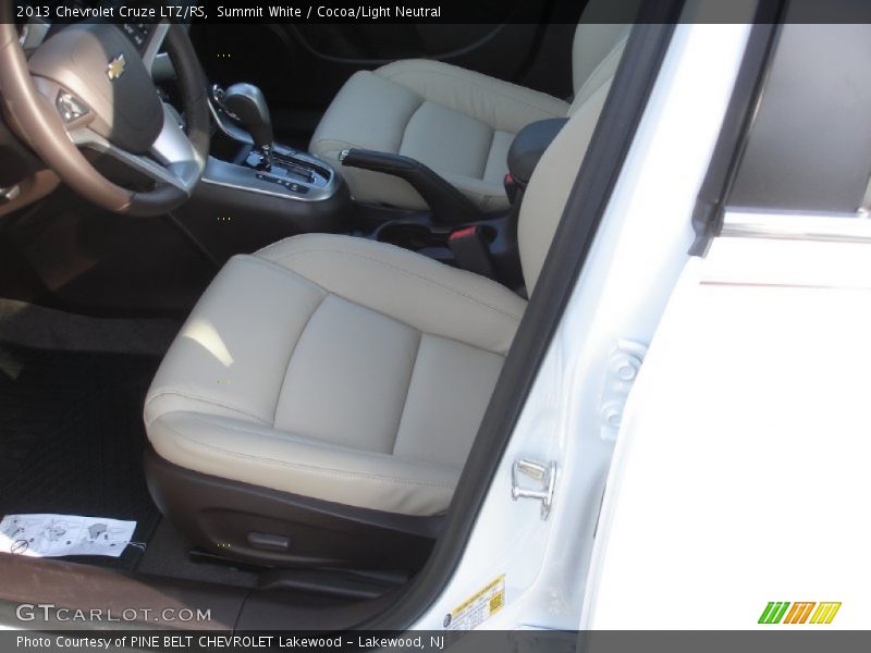 Summit White / Cocoa/Light Neutral 2013 Chevrolet Cruze LTZ/RS