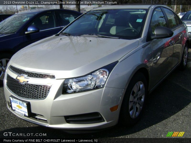 Champagne Silver Metallic / Jet Black/Medium Titanium 2013 Chevrolet Cruze LS
